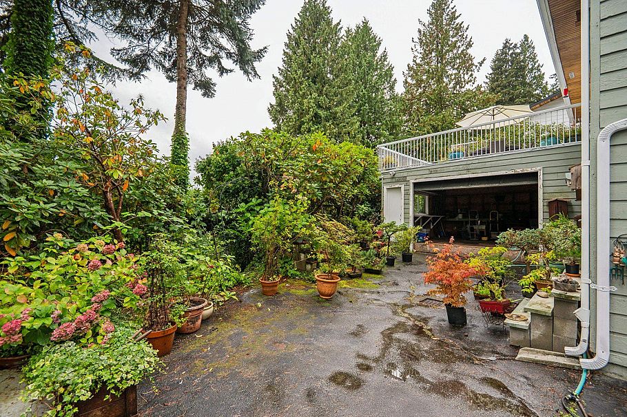 1089 Kilmer Road North Vancouver, BC - 34