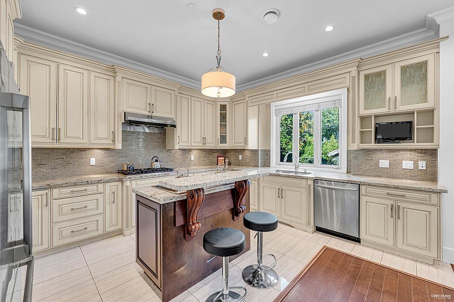 3477 W 20th Avenue Vancouver, BC - 8