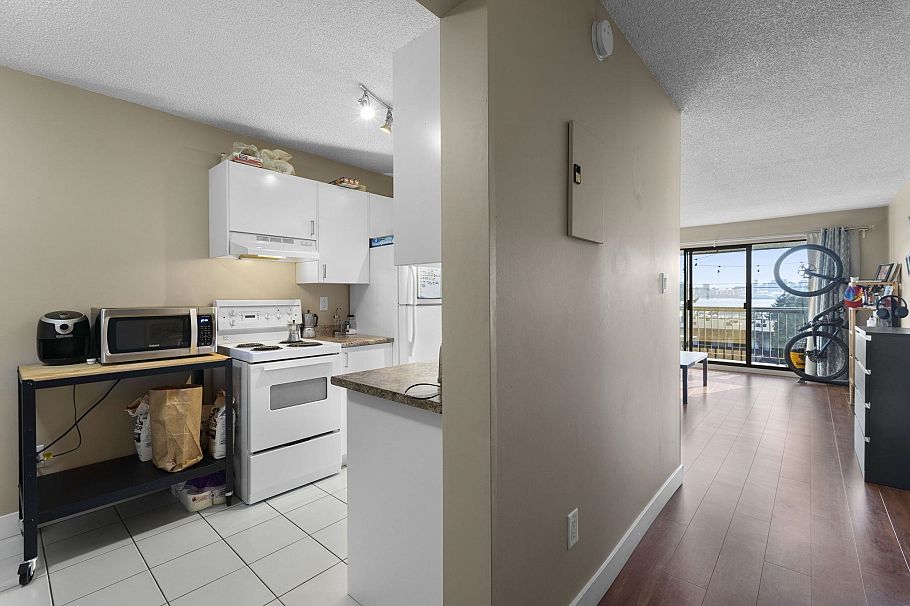 337 340 W 3rd Street North Vancouver, BC - 10