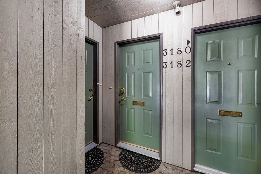 3182 Mountain Highway North Vancouver, BC - 40