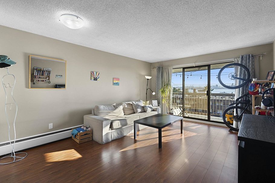 337 340 W 3rd Street North Vancouver, BC - 4