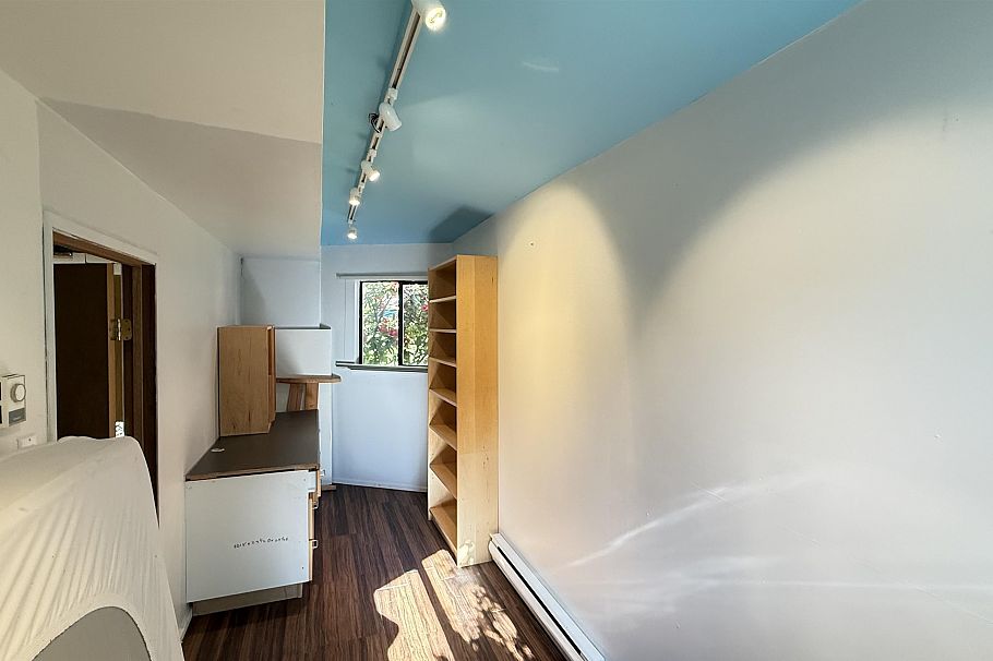 1546 Hope Road North Vancouver, BC - 40