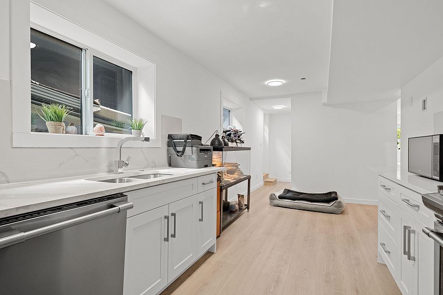 1430 Draycott Road North Vancouver, BC - 22