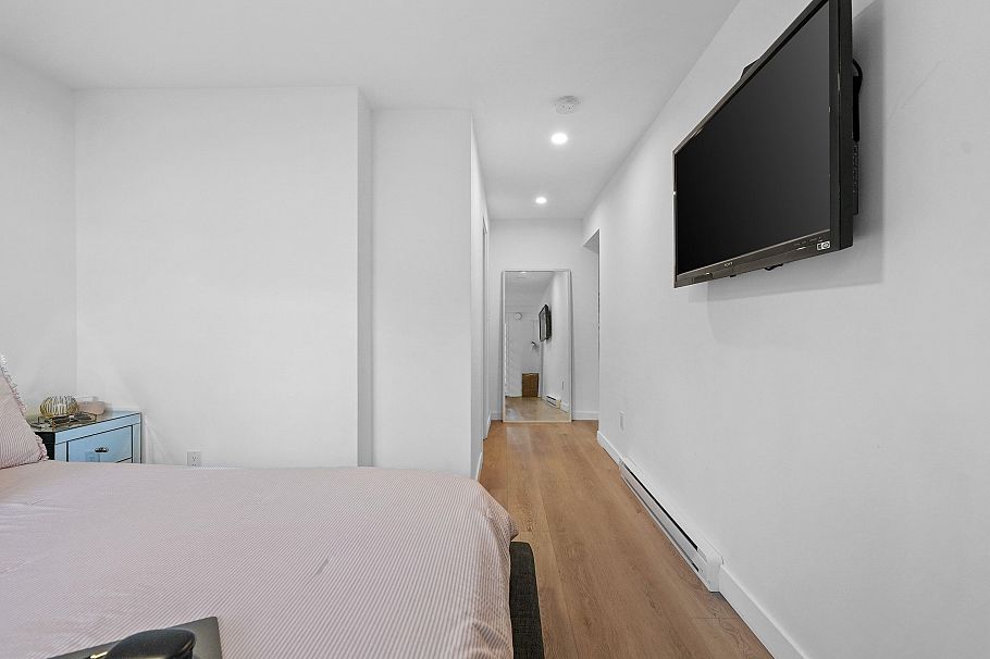 1430 Draycott Road North Vancouver, BC - 25