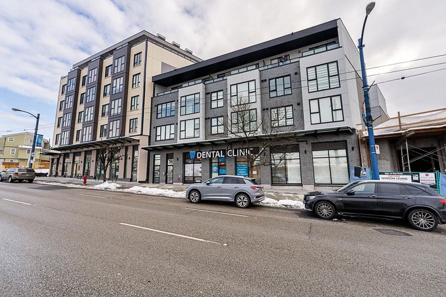 406 3050 Kingsway Vancouver, BC - 2