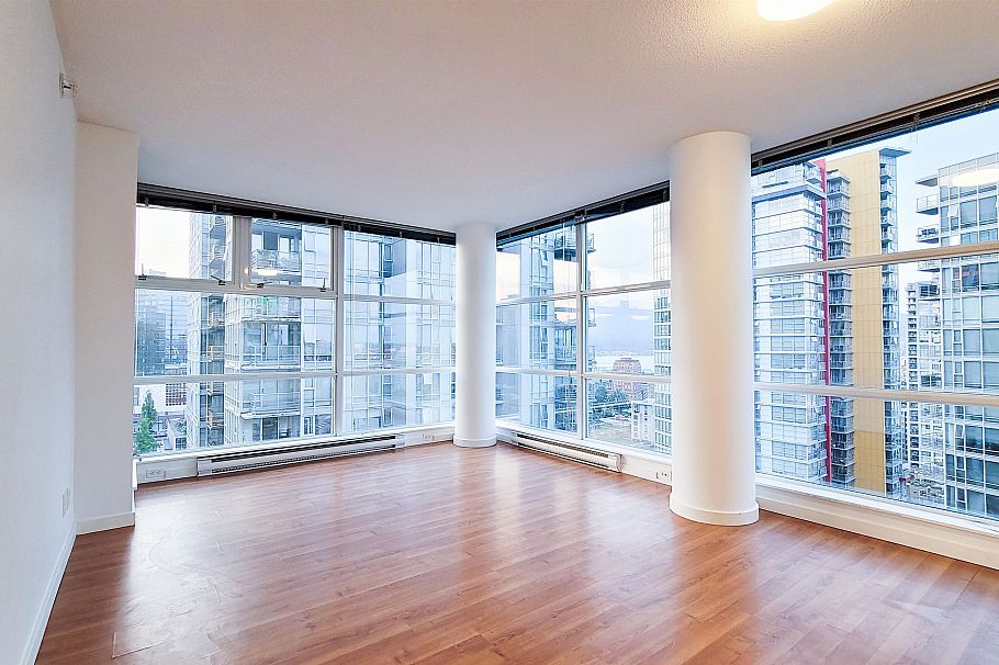 2506 111 W Georgia Street Vancouver, BC - 3