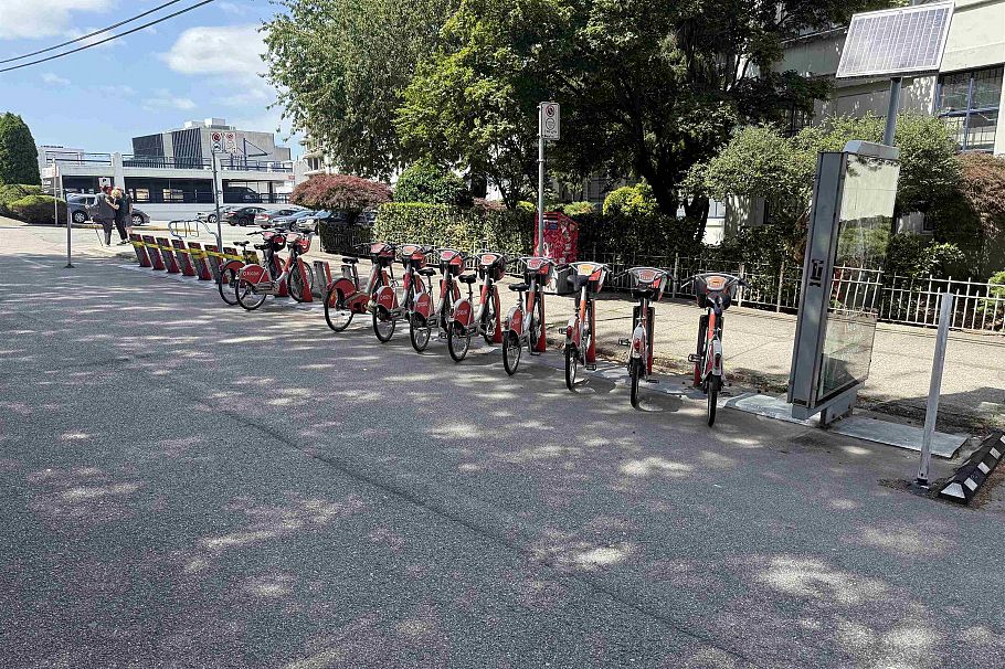 208 626 Alexander Street Vancouver, BC - 2