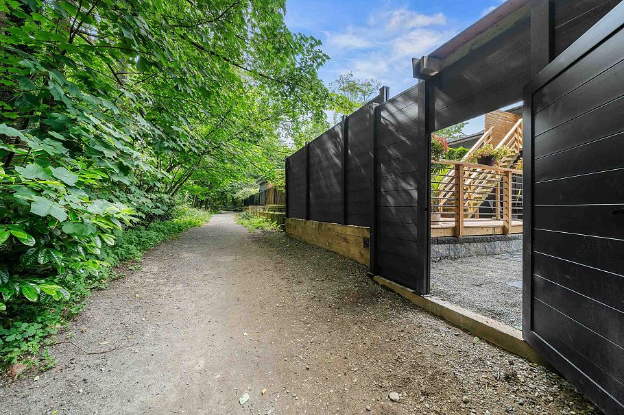 1430 Draycott Road North Vancouver, BC - 33