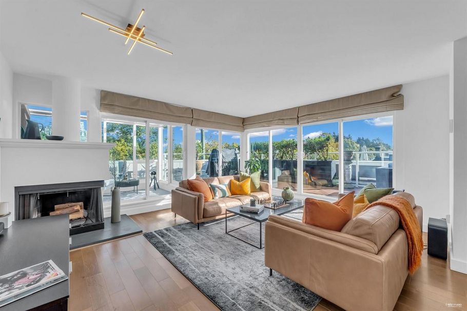 2243 Oak Street Vancouver, BC - 3