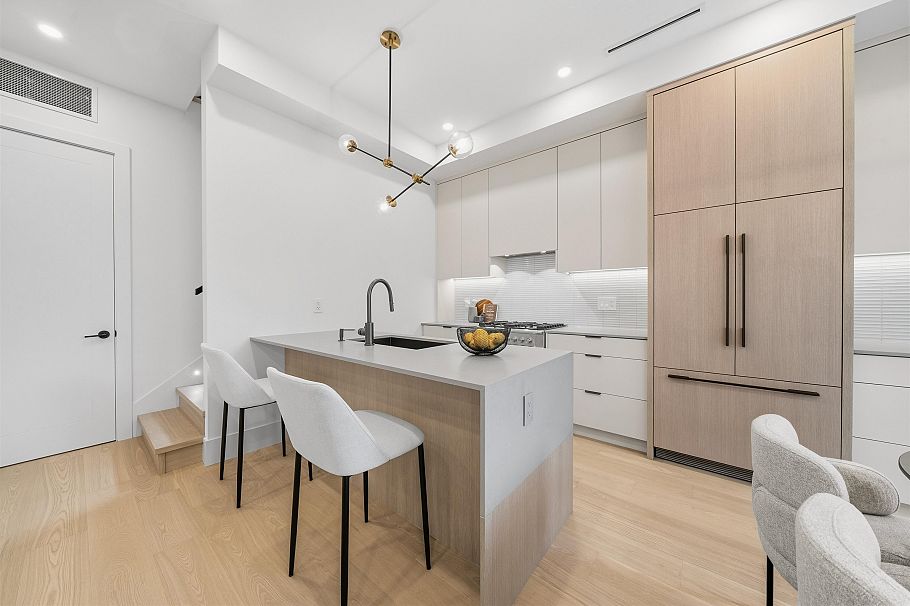 311 N Kamloops Street Vancouver, BC - 10