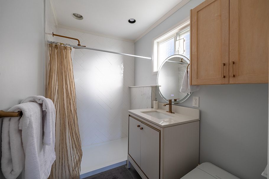 1546 Hope Road North Vancouver, BC - 28