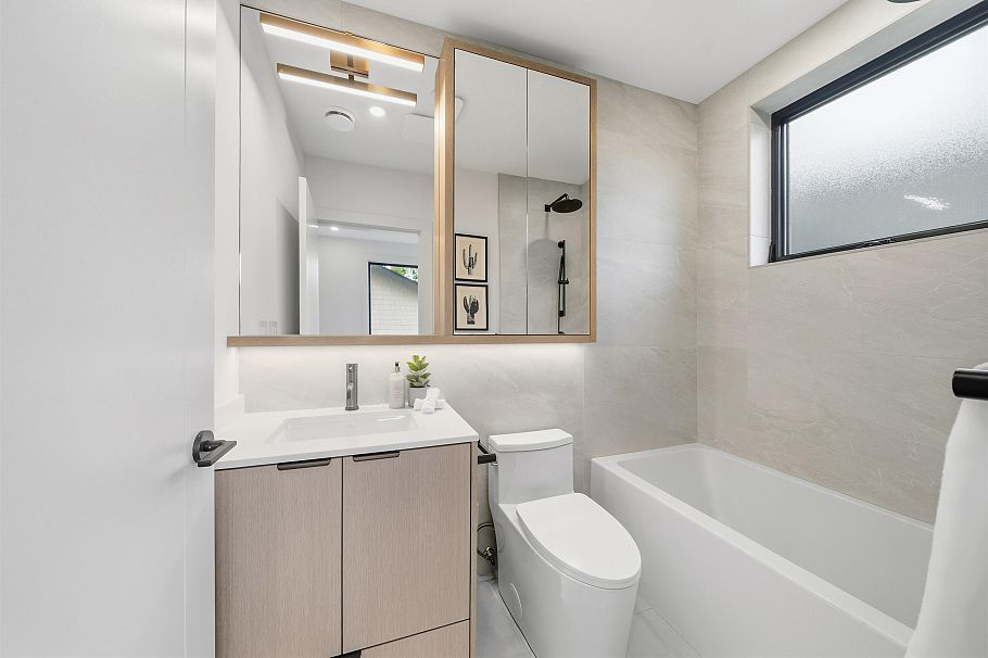 311 N Kamloops Street Vancouver, BC - 21