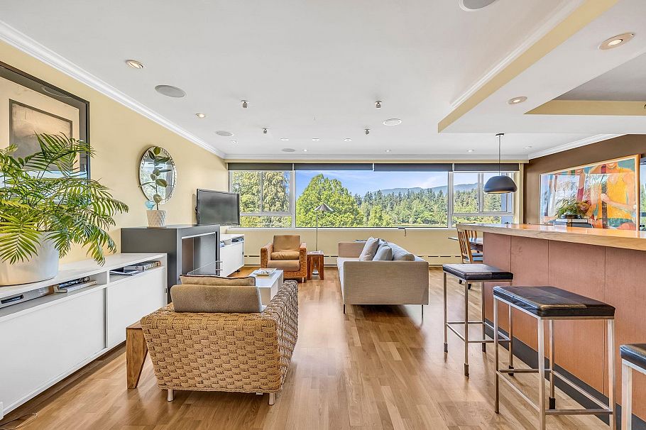 104 710 Chilco Street Vancouver, BC - 2