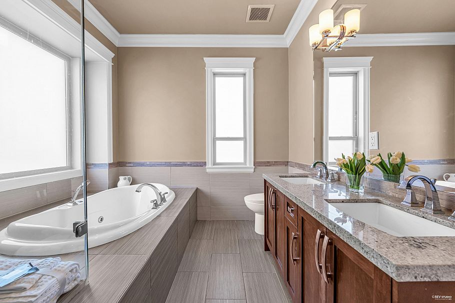 3477 W 20th Avenue Vancouver, BC - 27