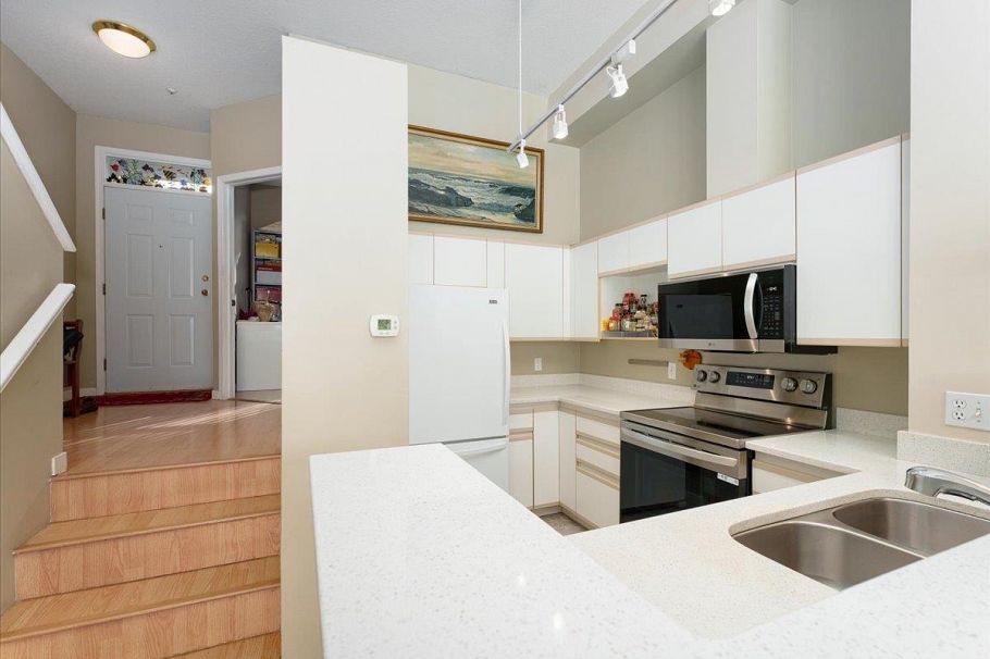 5 3588 Whitney Place Vancouver, BC - 10