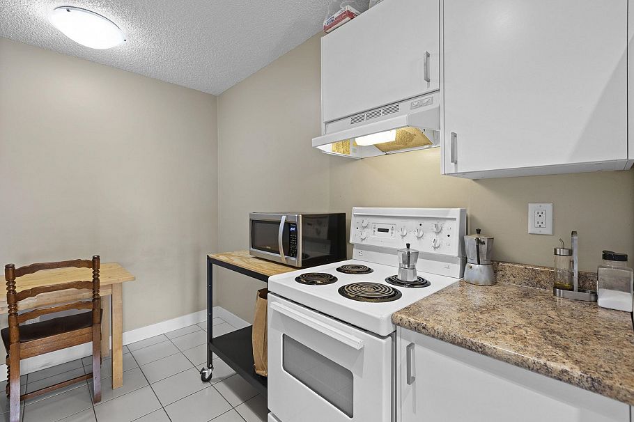 337 340 W 3rd Street North Vancouver, BC - 11