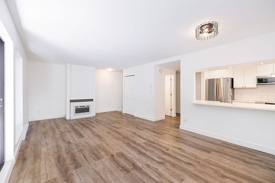 3182 Mountain Highway North Vancouver, BC - 23