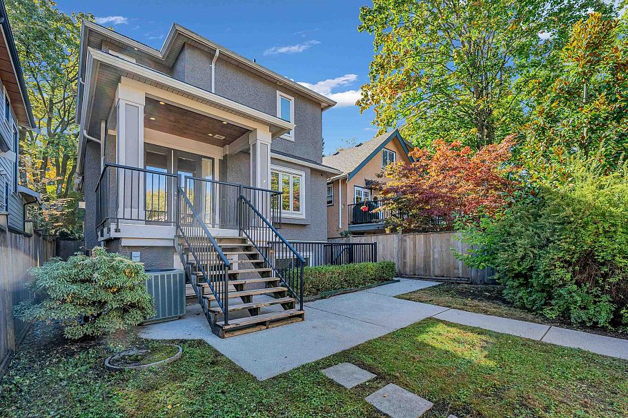 3477 W 20th Avenue Vancouver, BC - 38