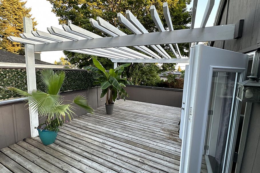 1546 Hope Road North Vancouver, BC - 37