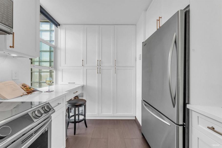2243 Oak Street Vancouver, BC - 20