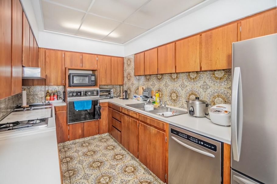 1735 W 62nd Avenue Vancouver, BC - 17