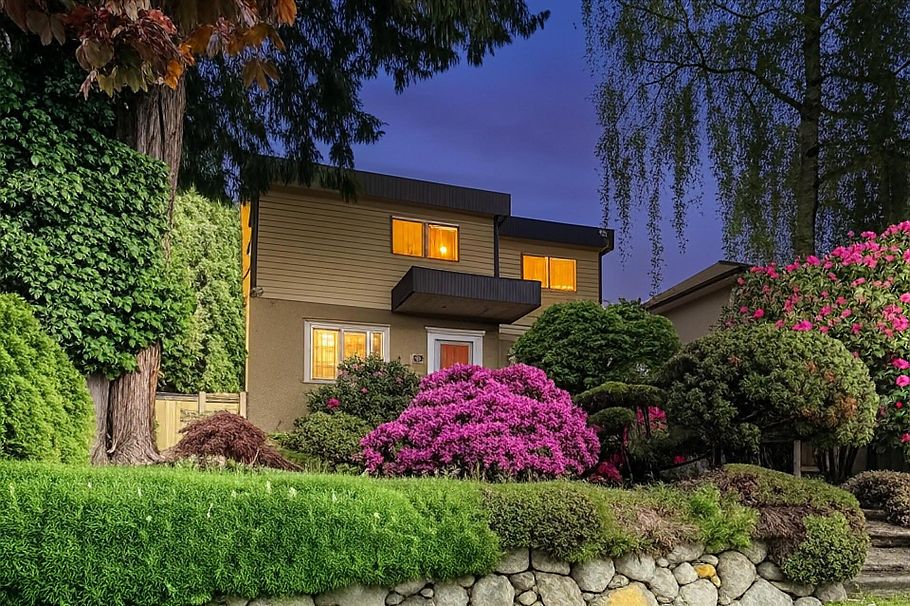 1735 W 62nd Avenue Vancouver, BC - 2