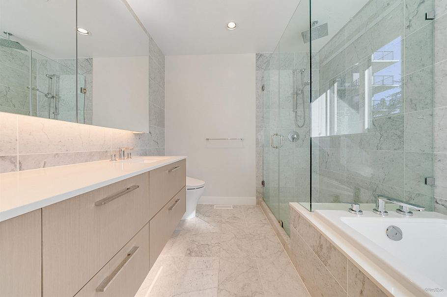 5336 University Boulevard Vancouver, BC - 9