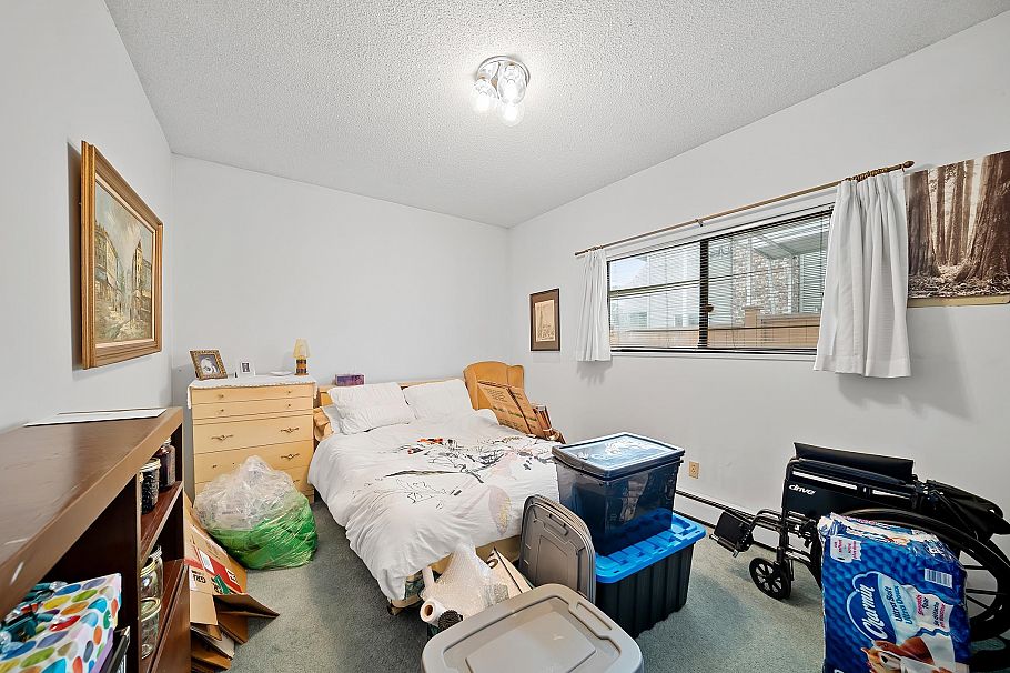 271 E 38th Avenue Vancouver, BC - 25