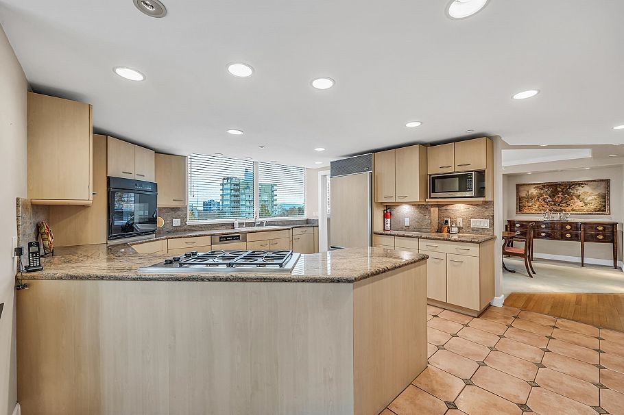 6 1350 W 14th Avenue Vancouver, BC - 9