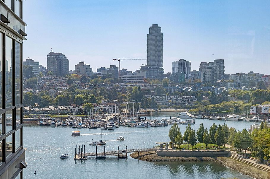 15D 139 Drake Street Vancouver, BC - 2