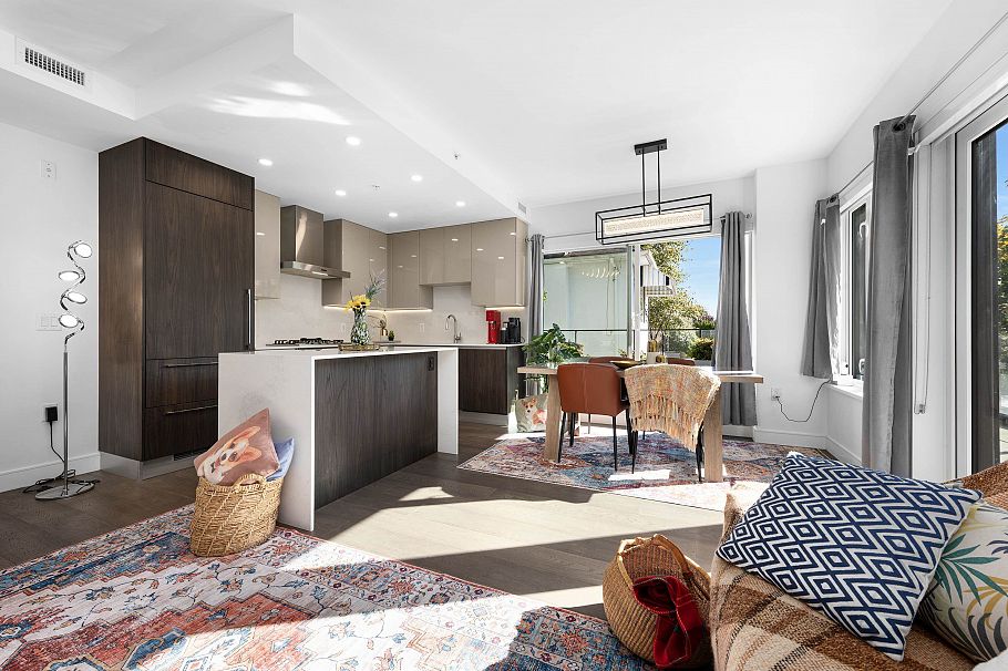 106 477 W 59th Avenue Vancouver, BC - 3