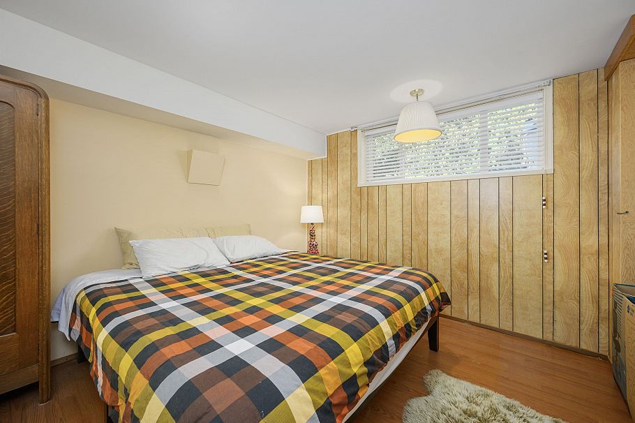 545 W 22nd Street North Vancouver, BC - 30