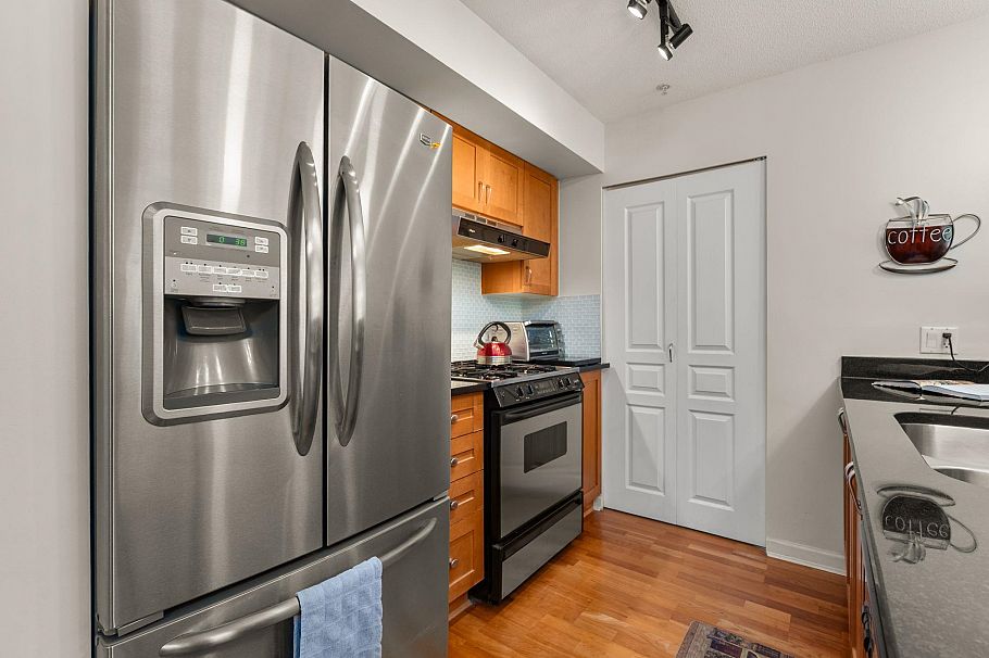 308 2161 W 12th Avenue Vancouver, BC - 14