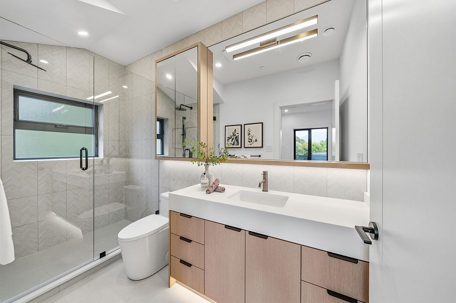 311 N Kamloops Street Vancouver, BC - 14