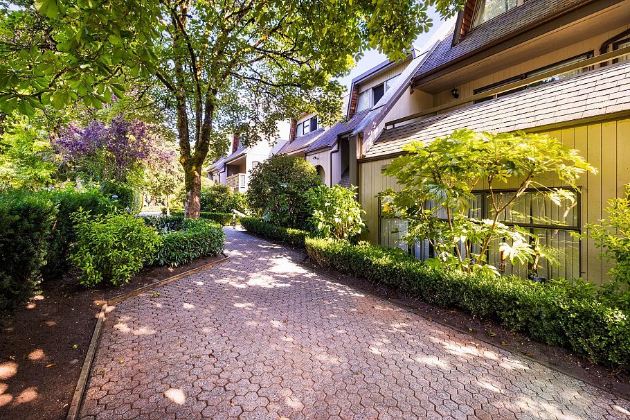 3182 Mountain Highway North Vancouver, BC - 37