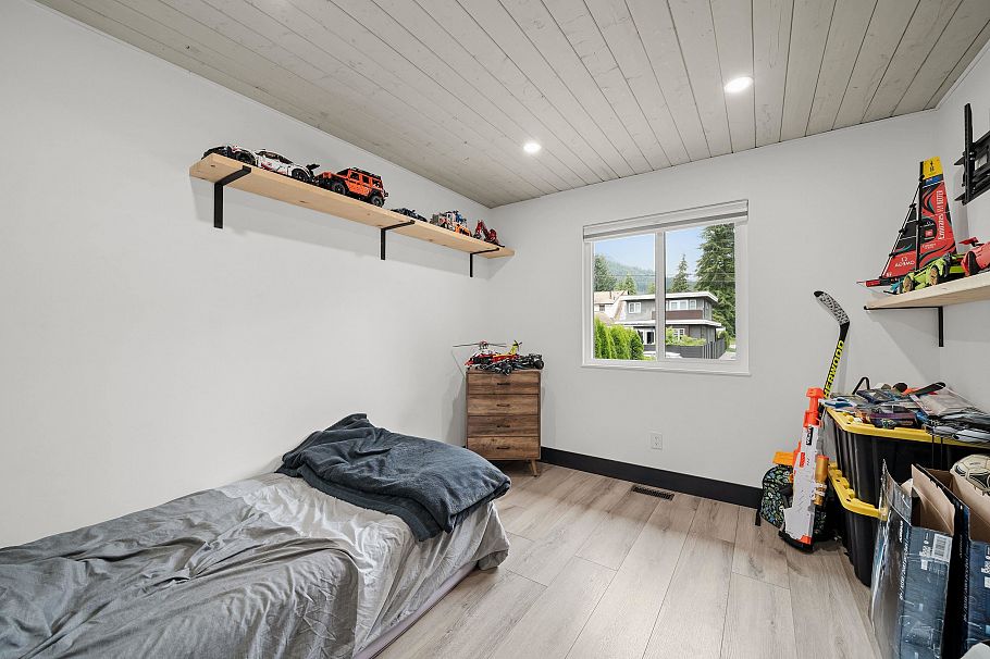 1430 Draycott Road North Vancouver, BC - 14