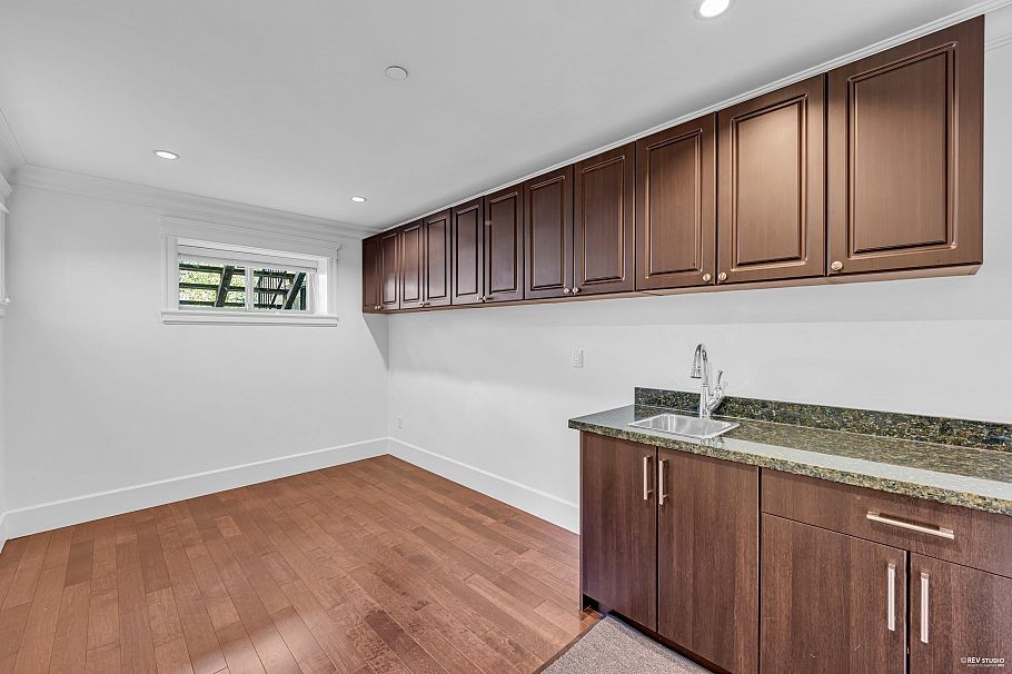 3477 W 20th Avenue Vancouver, BC - 33