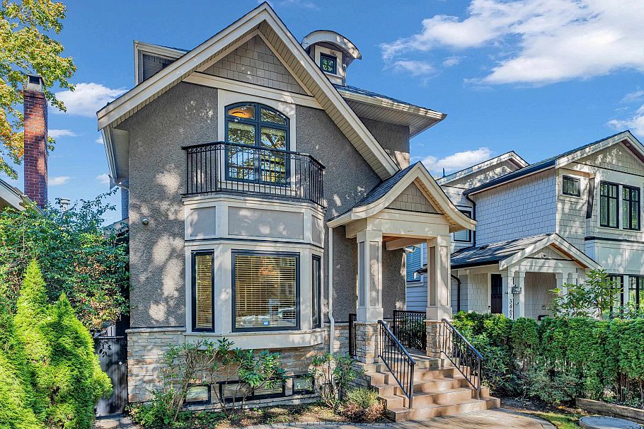 3477 W 20th Avenue Vancouver, BC - 2