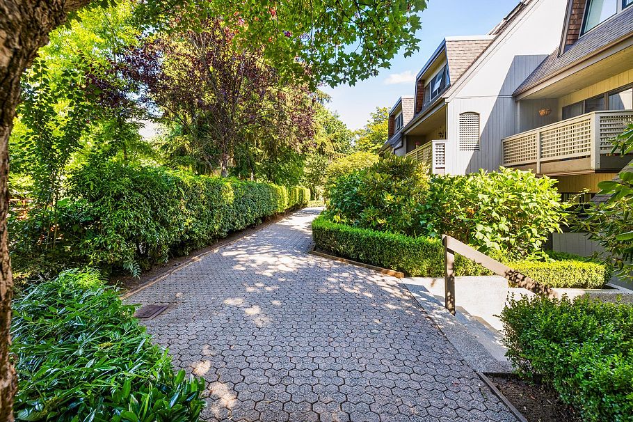 3182 Mountain Highway North Vancouver, BC - 35