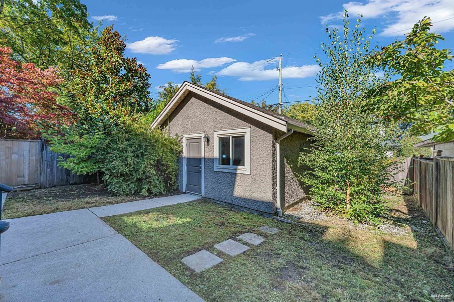 3477 W 20th Avenue Vancouver, BC - 37