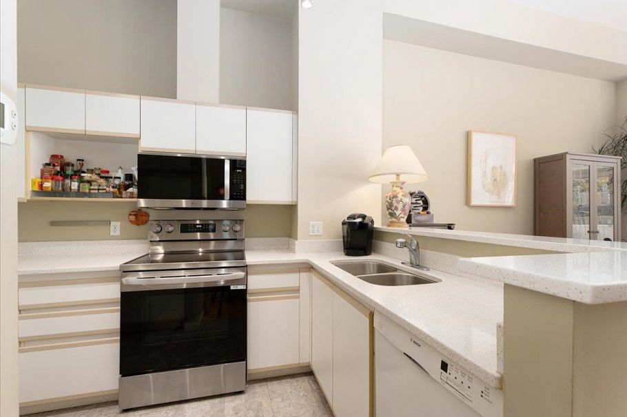 5 3588 Whitney Place Vancouver, BC - 12