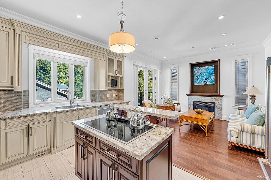 3477 W 20th Avenue Vancouver, BC - 7
