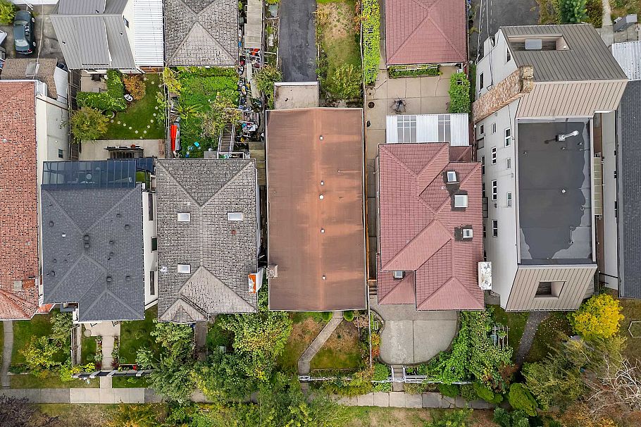 271 E 38th Avenue Vancouver, BC - 37