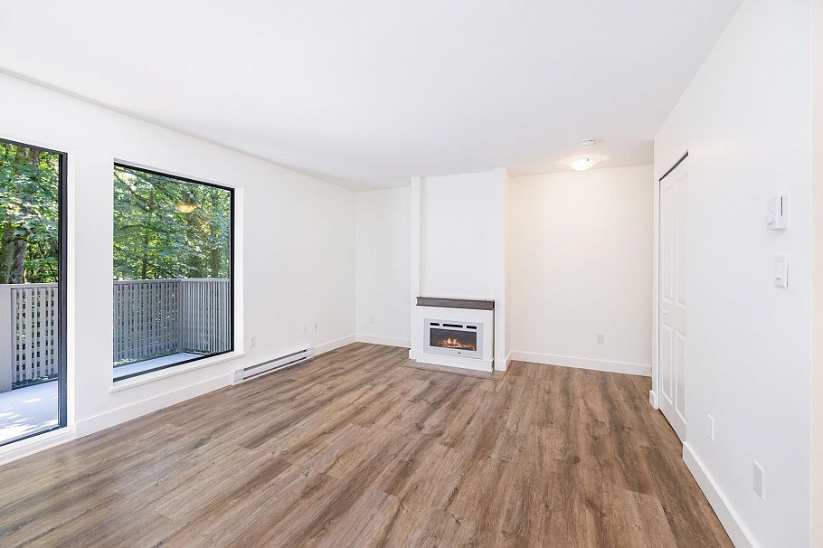 3182 Mountain Highway North Vancouver, BC - 22