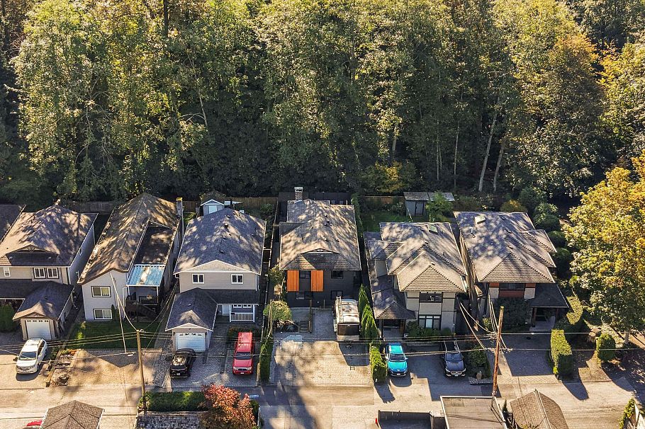 1430 Draycott Road North Vancouver, BC - 37