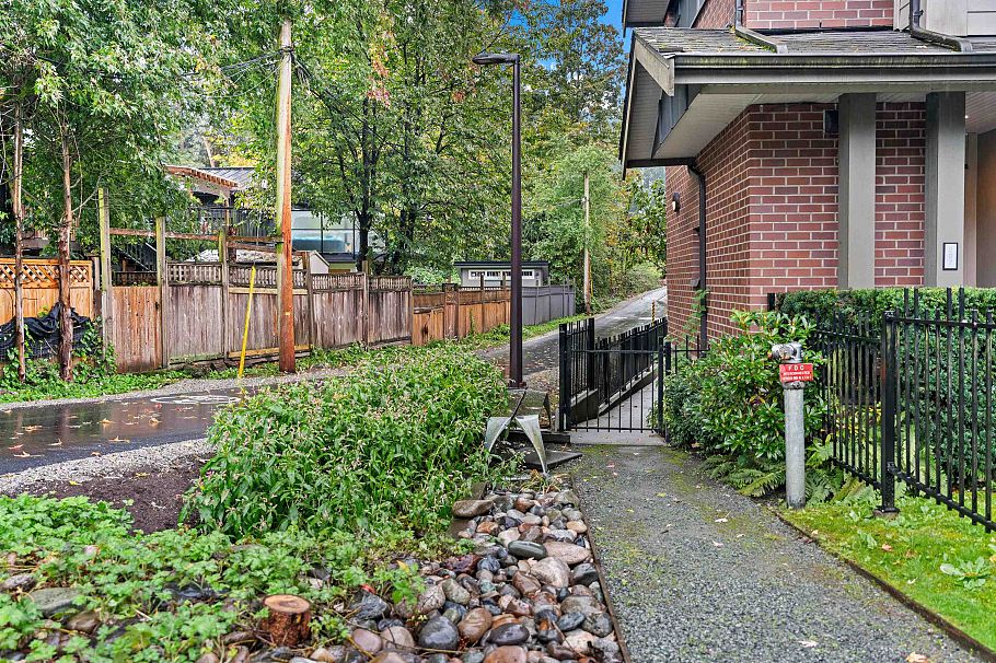 207 2135 Heritage Park Lane North Vancouver, BC - 34