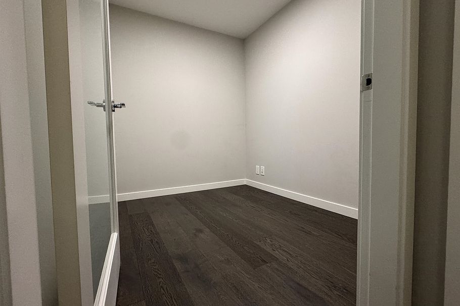 102 5687 Gray Avenue Vancouver, BC - 5