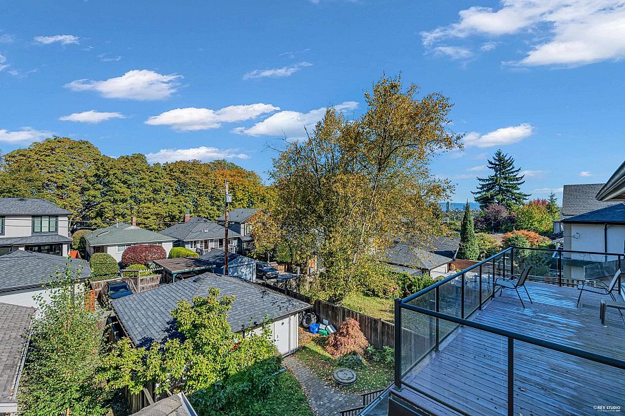 3477 W 20th Avenue Vancouver, BC - 35