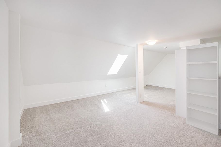 3182 Mountain Highway North Vancouver, BC - 13