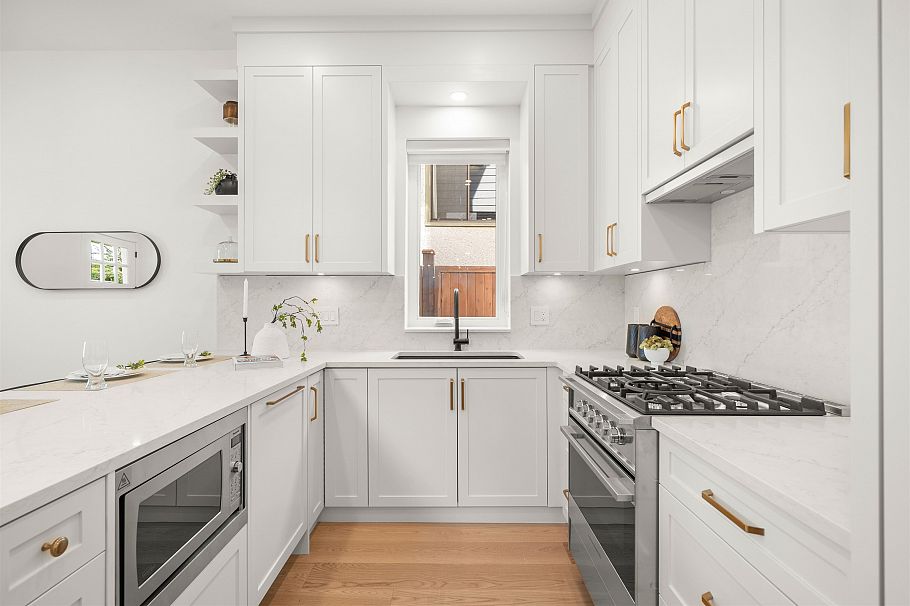 1 312 E 40th Avenue Vancouver, BC - 8